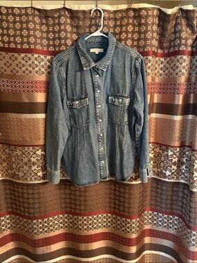 Loft Light Wash Denim Snap front Shirt with seam detail